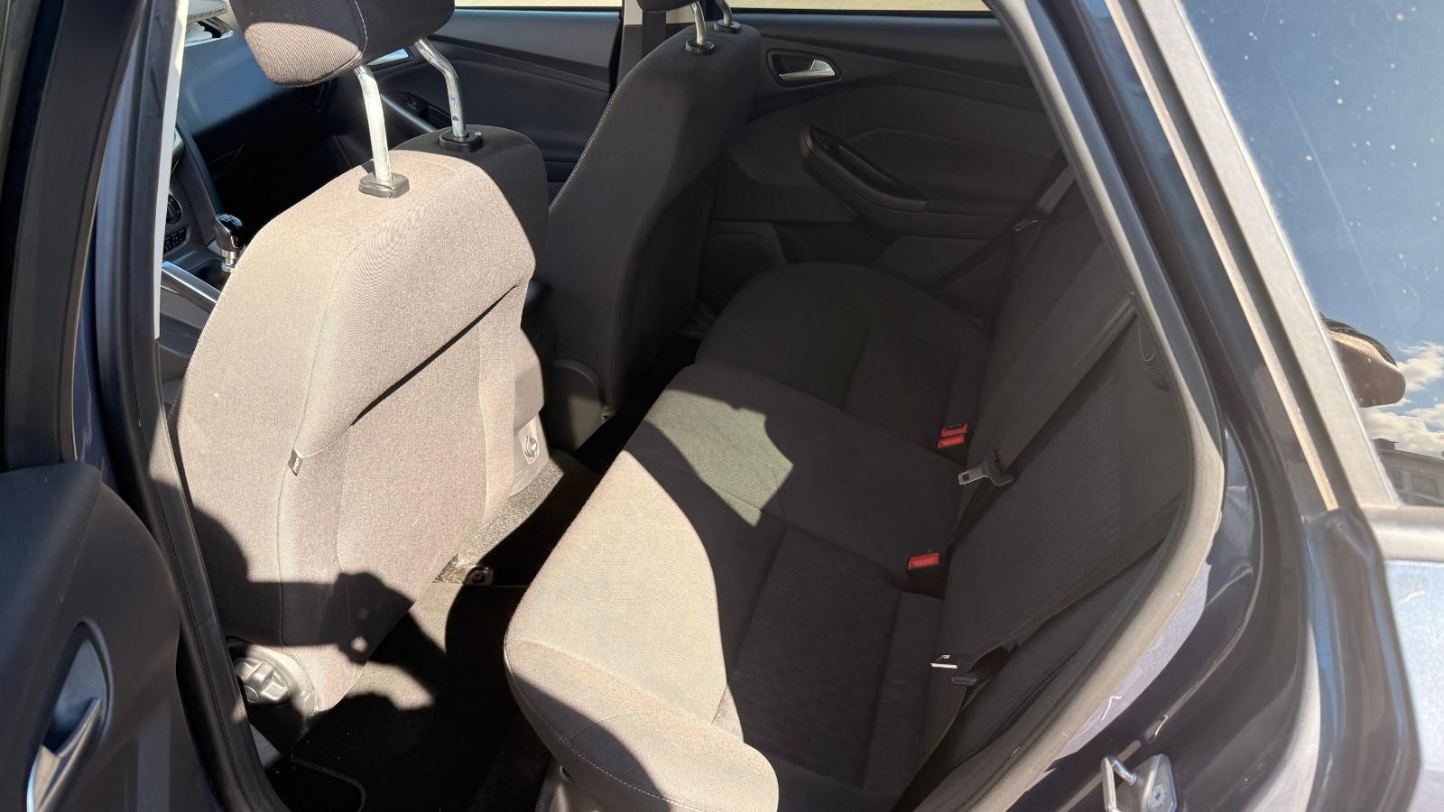 Ford Focus 2013 — photo 20