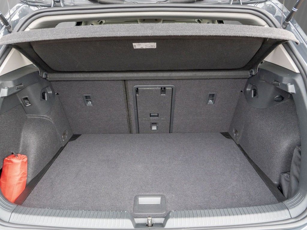 Volkswagen Golf VIII 1.5 eTSI DSG Energy AHK LED Plus foto 5