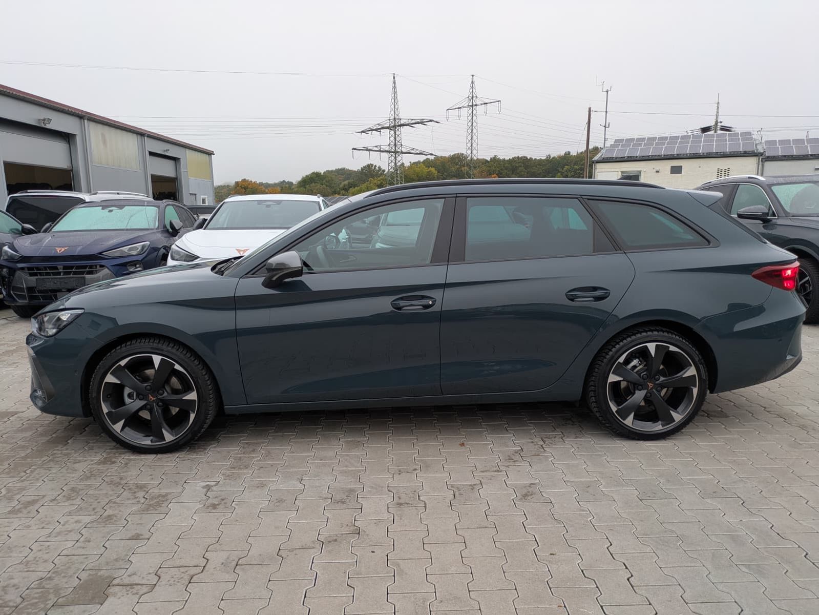 Fahrzeugabbildung CUPRA Leon 1.5 eTSI EDGE MATRIX*ACC*KAM*18"5JGARANTIE