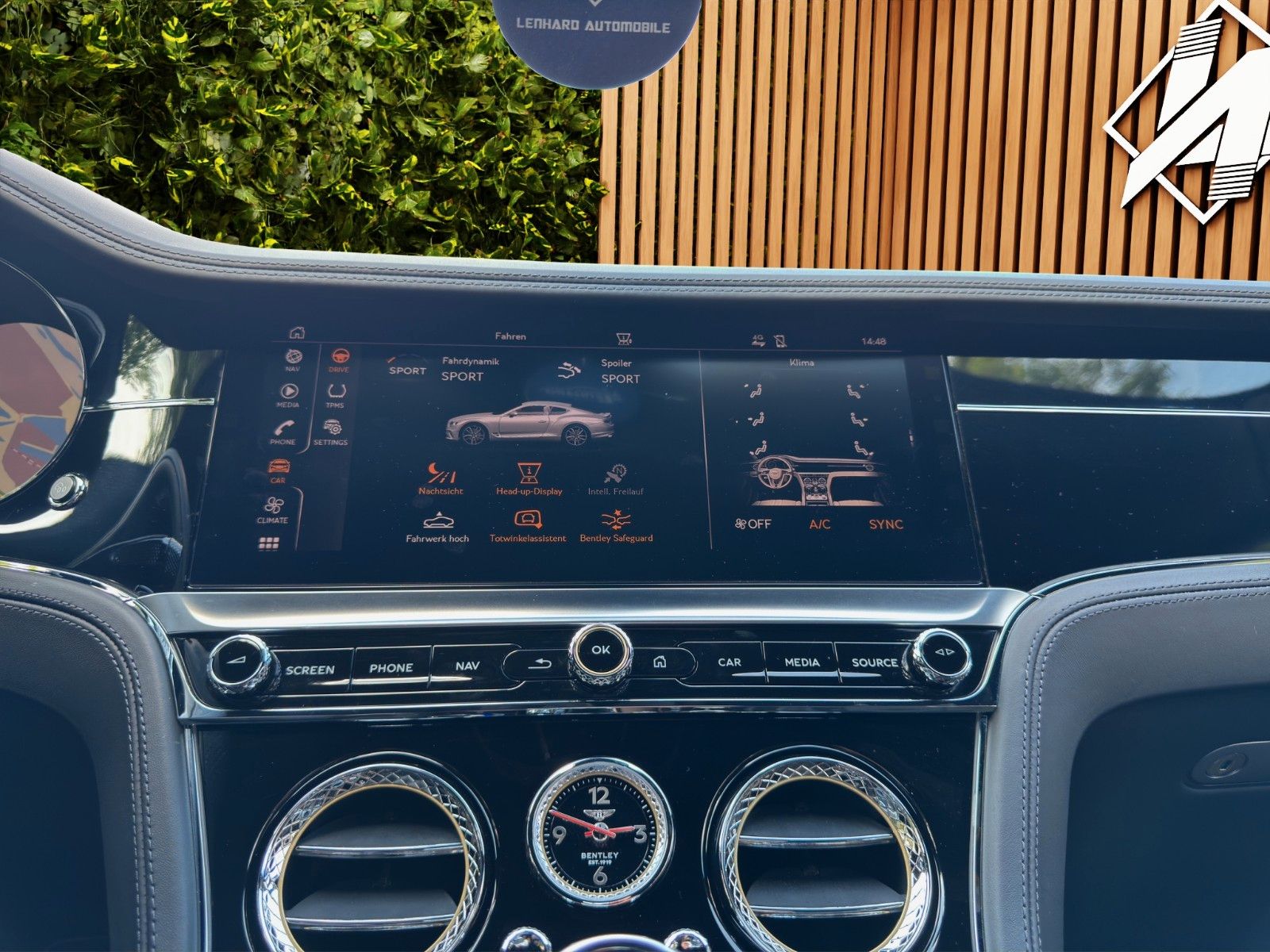 Fahrzeugabbildung Bentley 4.0*V8*Mulliner*Blackline*22"*HuD*ACC*Night Vis*