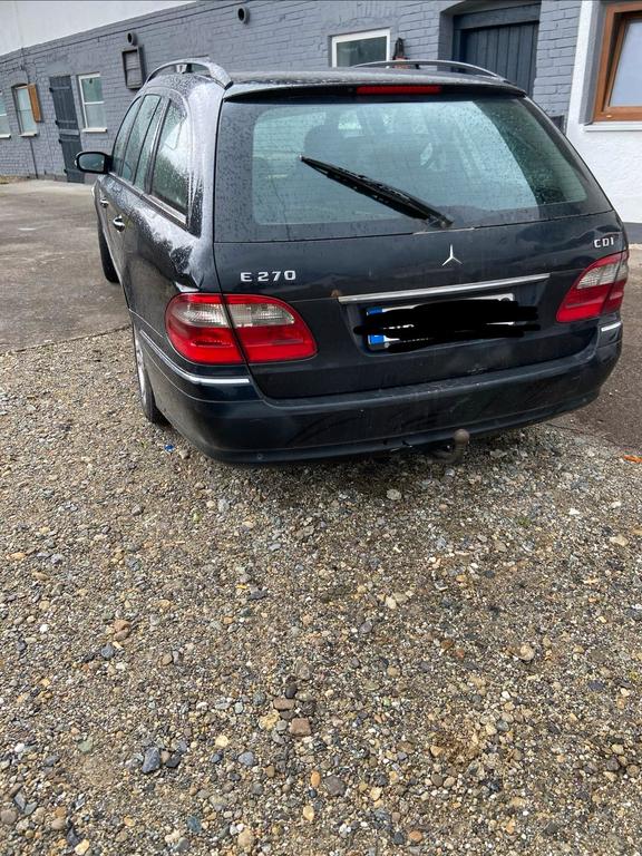Mercedes-Benz E 270