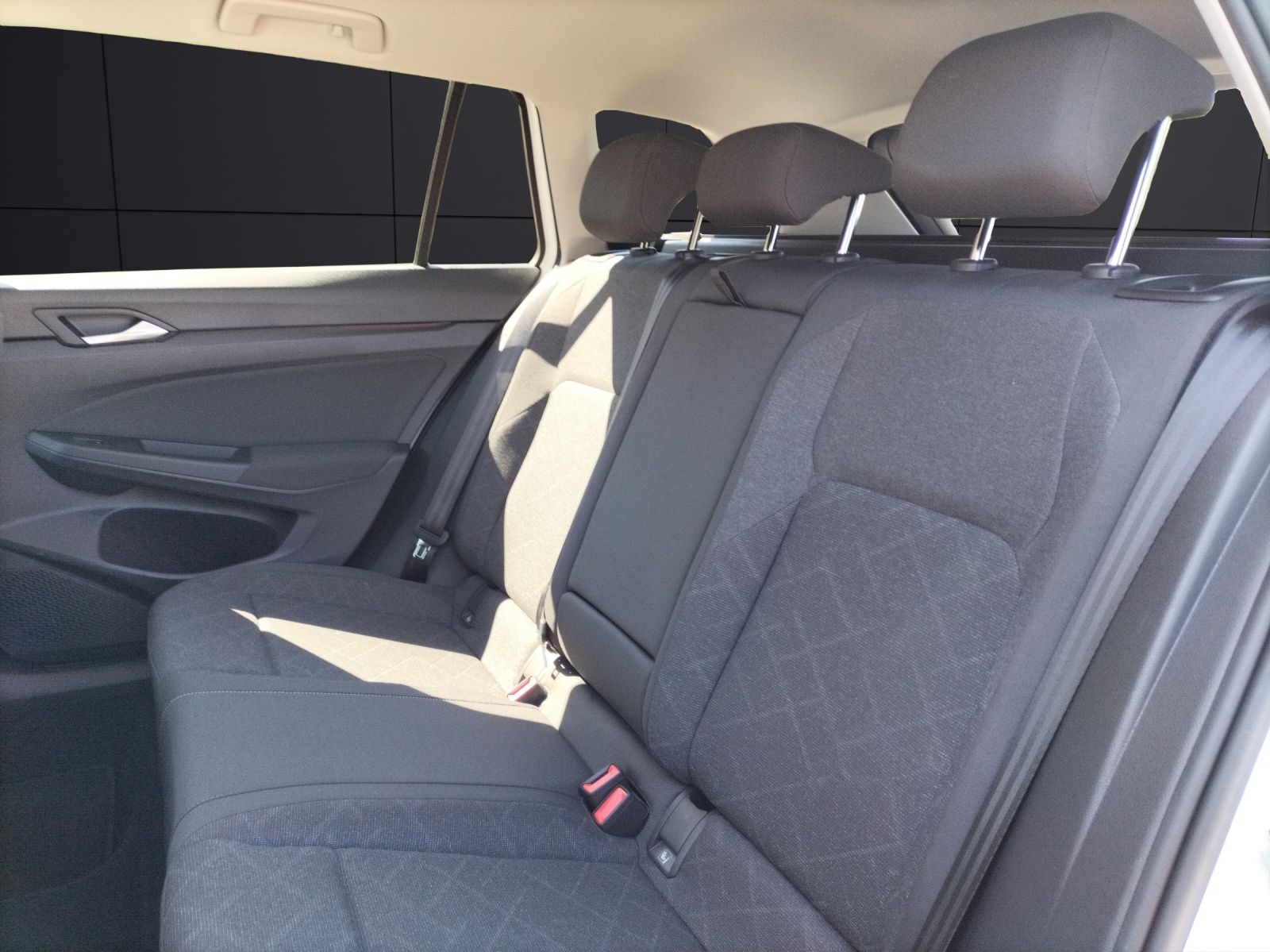 Fahrzeugabbildung Volkswagen Golf VIII Variant TDI Life LED Navi AID ACC PDC