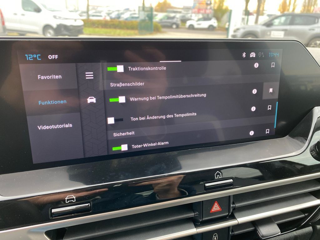 Fahrzeugabbildung Citroën C4 Benziner 130 Automatik MAX *Winter-Paket*