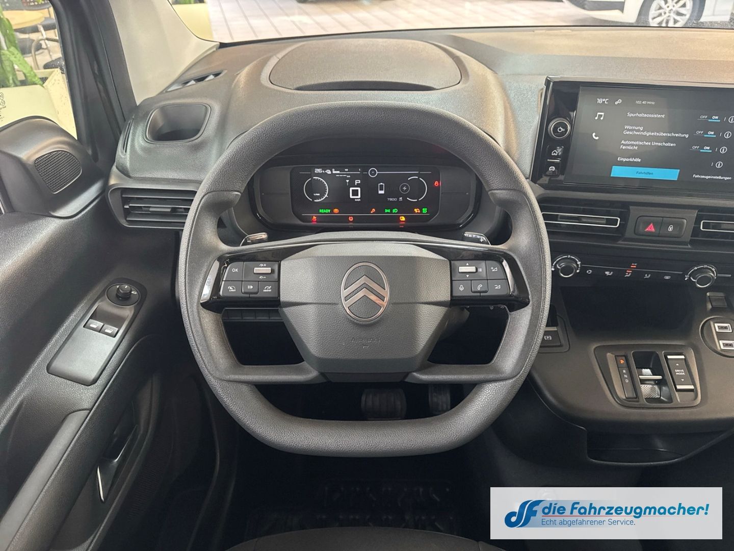 Fahrzeugabbildung Citroën Berlingo Plus Elektro Kombi M LED CarPlay Androi