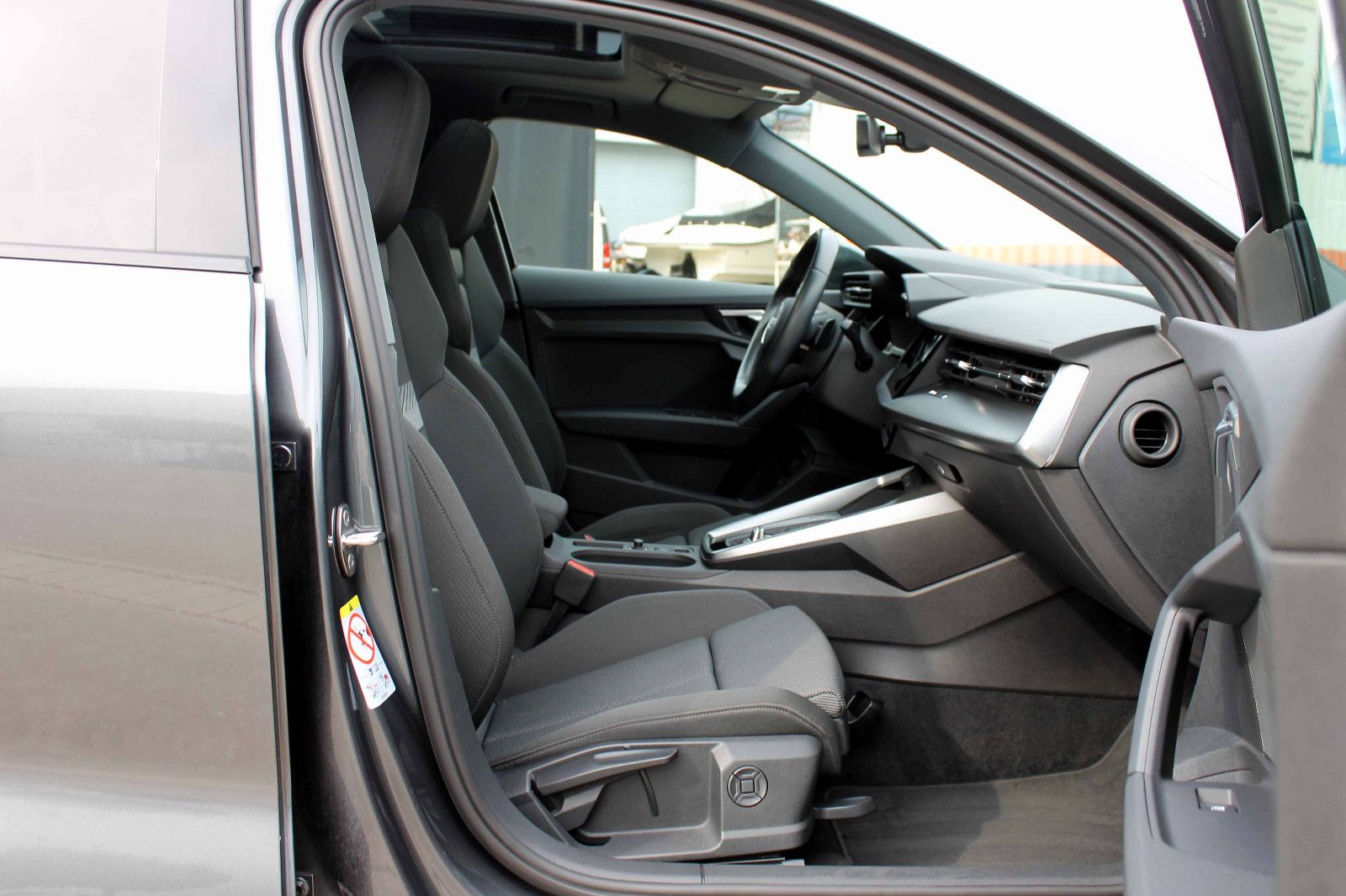 Fahrzeugabbildung Audi A3 45TFSI e SLine Aut. Sportback SD LED ACC KAM