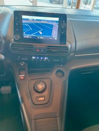 Citroën Berlingo Shine Blue HDI EAT8  AT Motor 5.800 KM