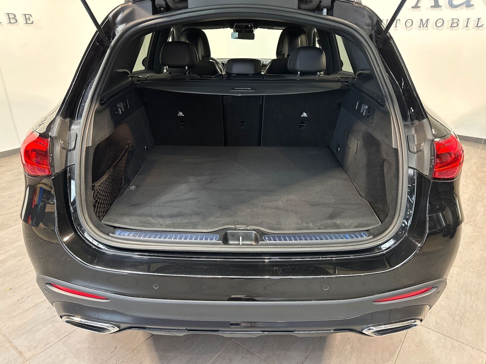 Fahrzeugabbildung Mercedes-Benz GLC 220 d 4M AMG-Line Night-Paket NAV+LED+AHK