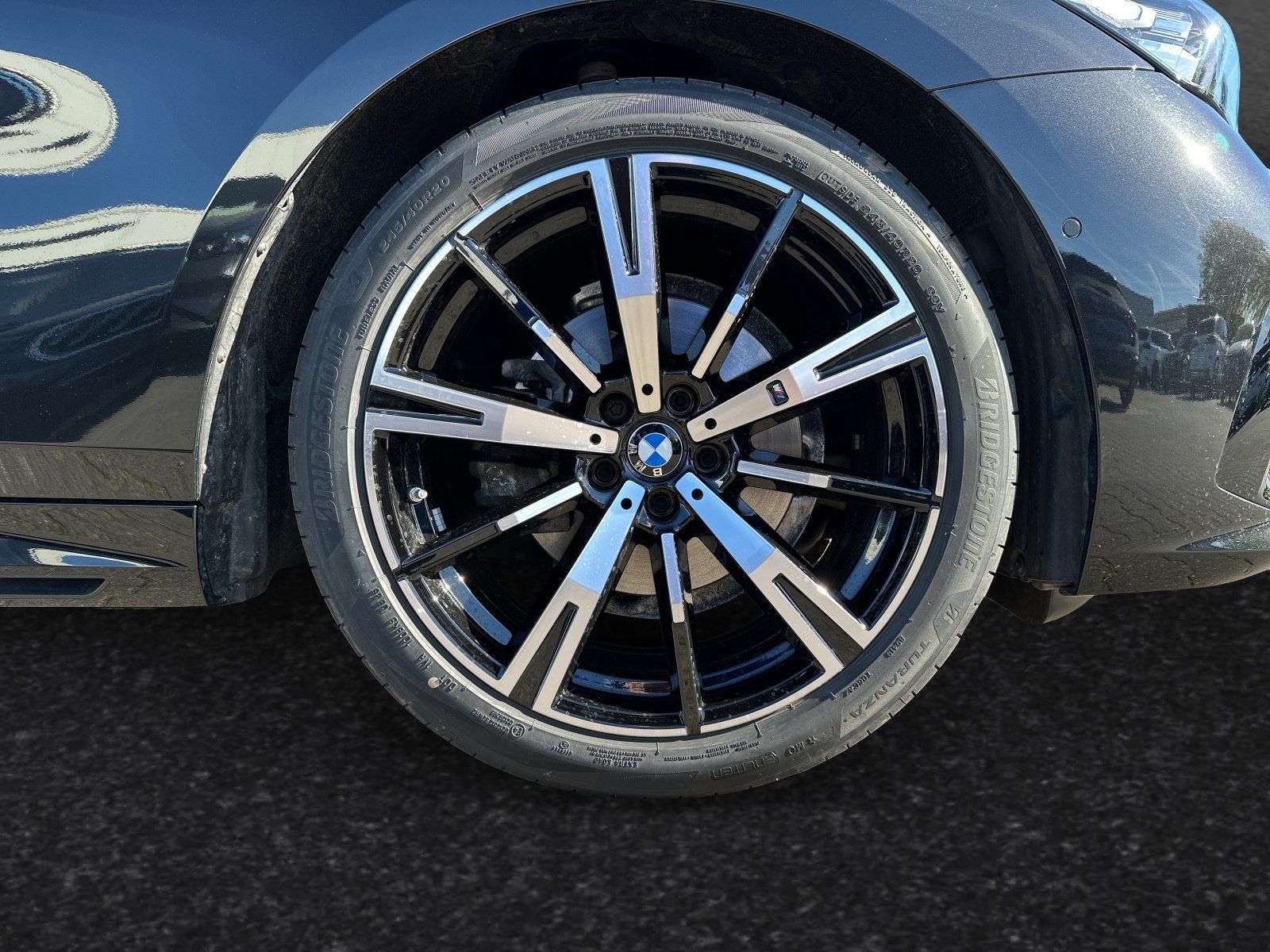 BMW 520i Touring M Sport AHK Pano 20 LMR Standhzg foto 4