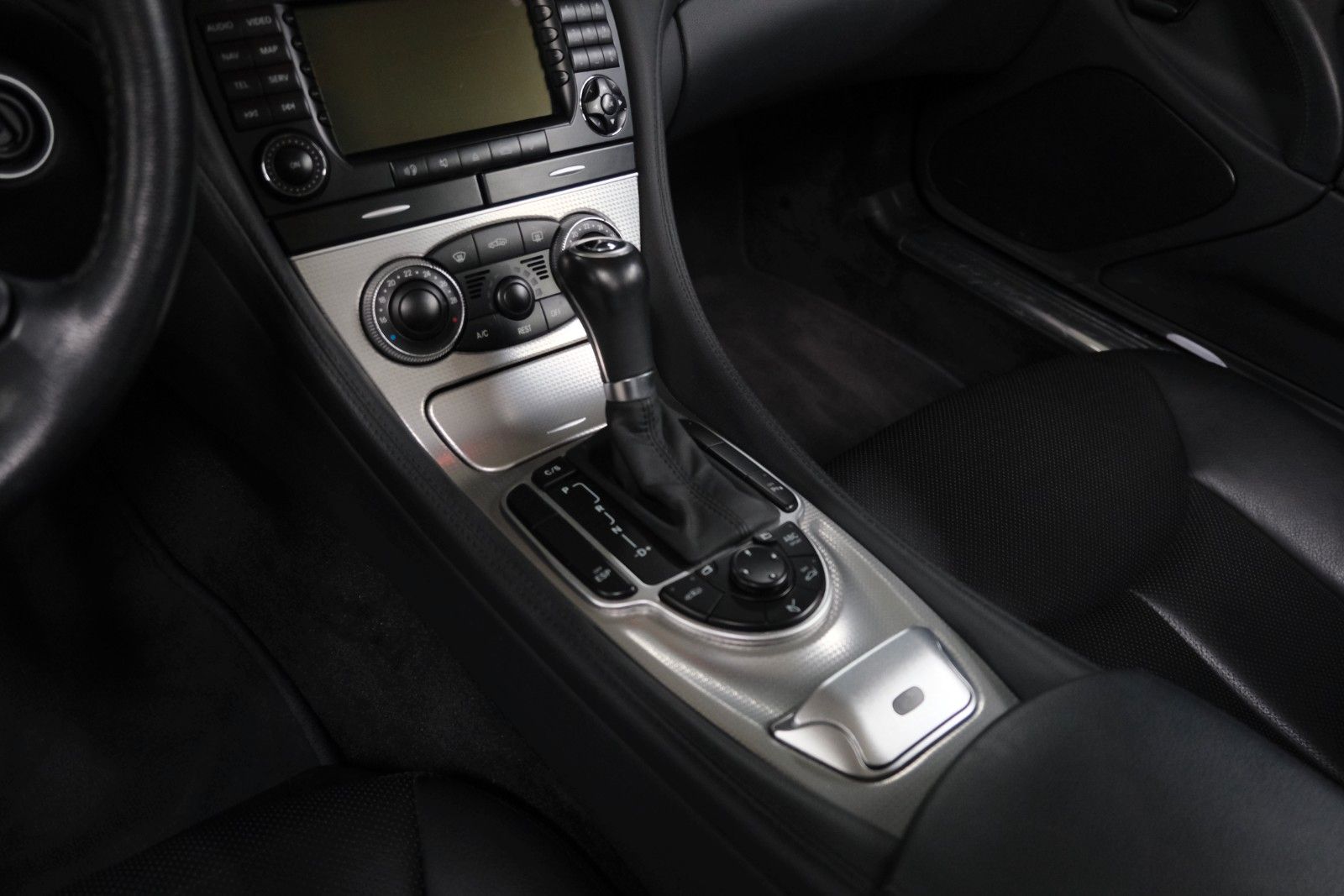 Fahrzeugabbildung Mercedes-Benz SL 350/Deutsch/Erstlack/MB-Historie/Top