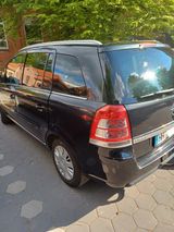 Opel Zafira 1.8 Family Plus Family  (BITTE NUR EXPORT - Opel Zafira in Hamburg
