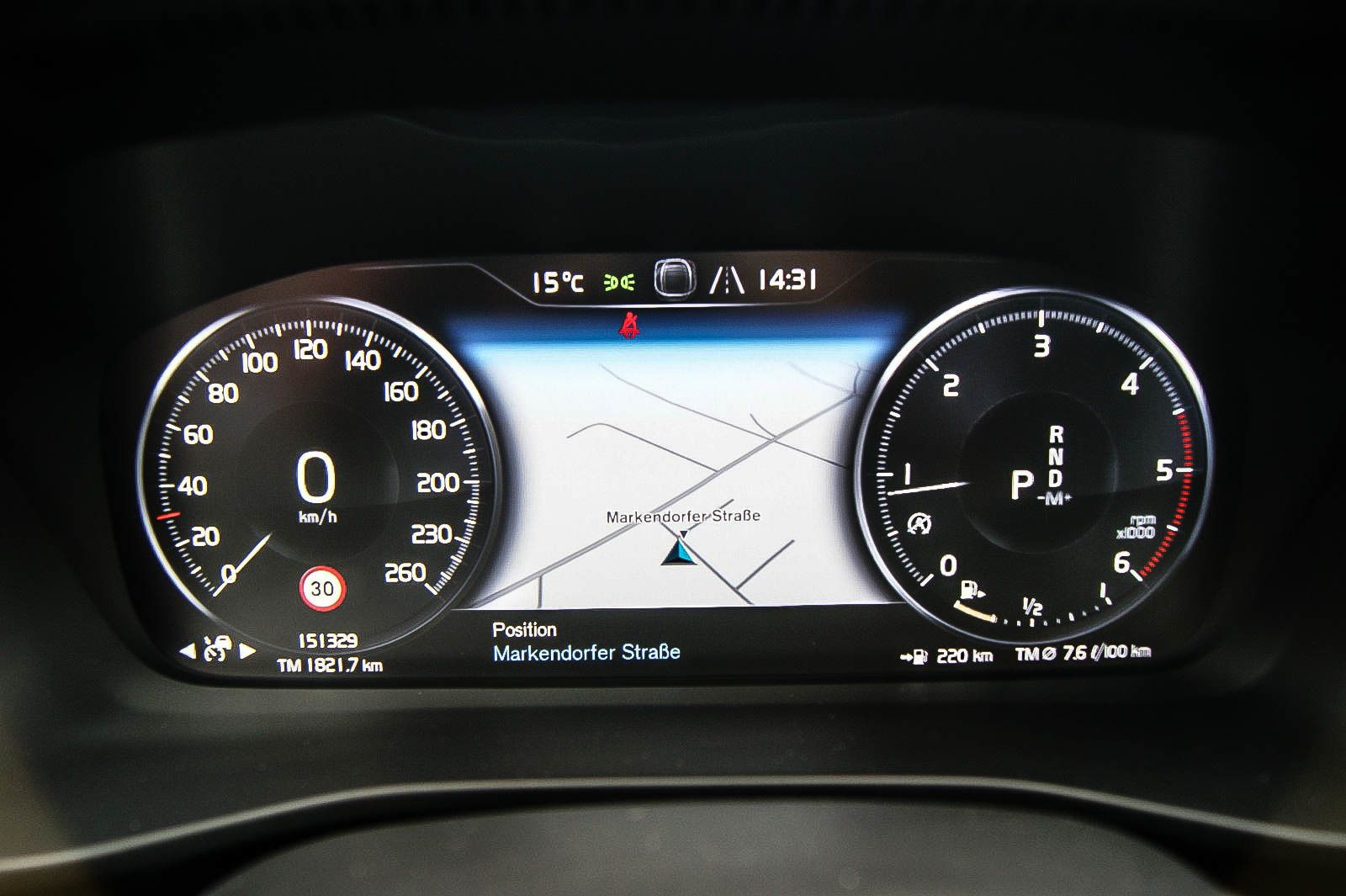 Volvo XC40 D4 Momentum Pro AWD 4x4 LEDER ANHZV PRO-PAK foto 16