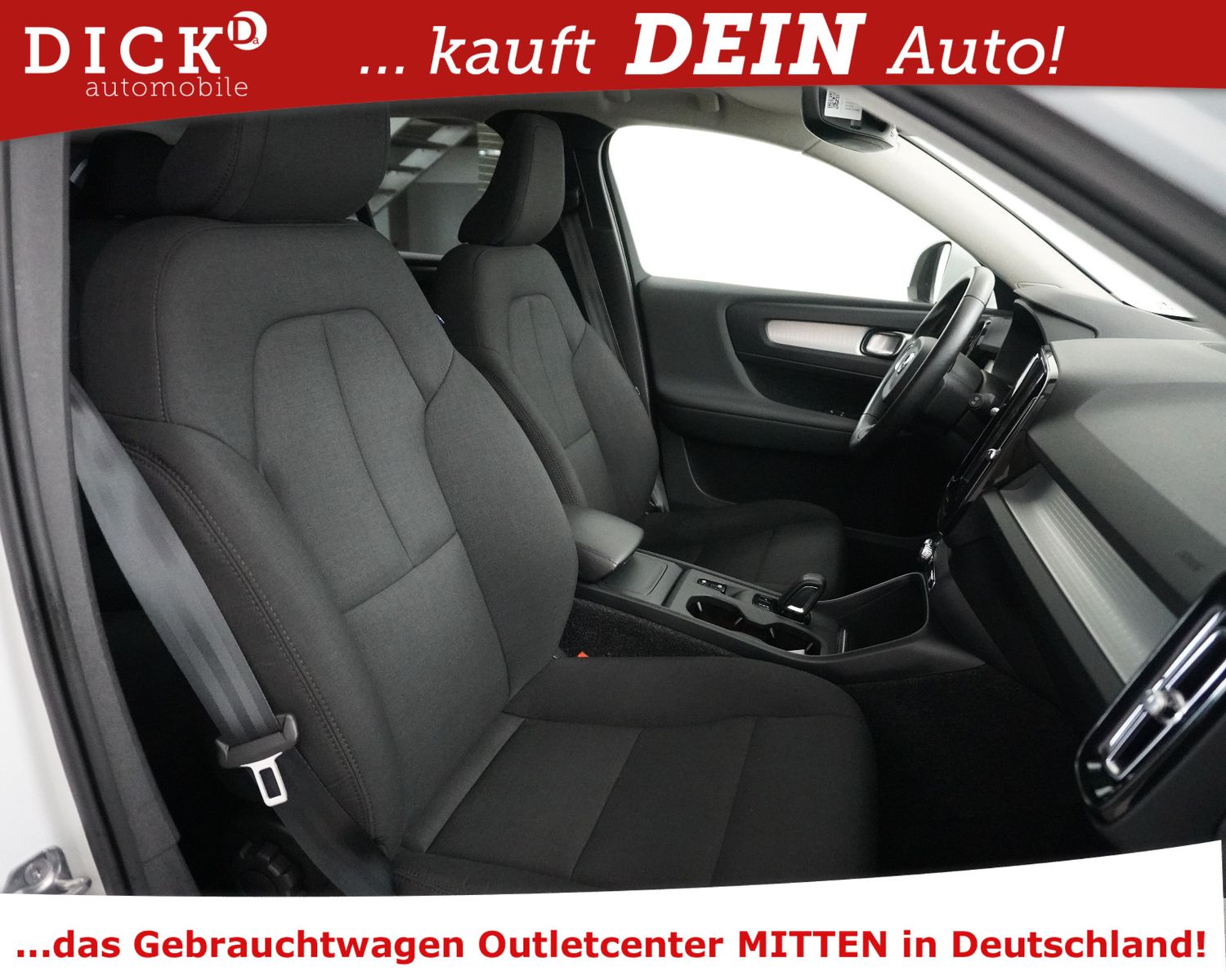 Fahrzeugabbildung Volvo XC40 T3 Aut Momen PANO+VIRTU+LED+KAM+H&K+ACC+SHZ