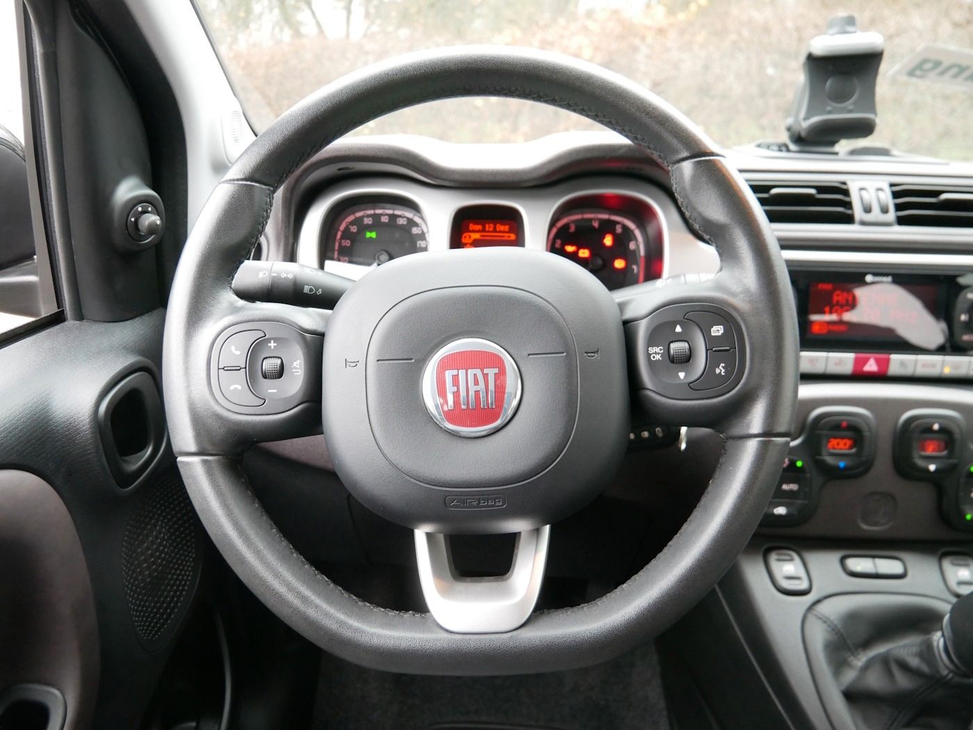 Fahrzeugabbildung Fiat Panda 0.9 TwinAir Cross 4x4 Klimaautomatik ALU