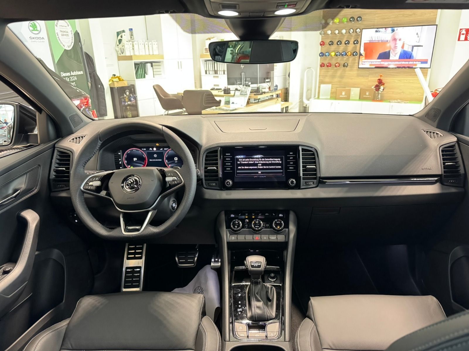 Fahrzeugabbildung SKODA Karoq Sportline 1.5TSI DSG*Matrix*Leder*