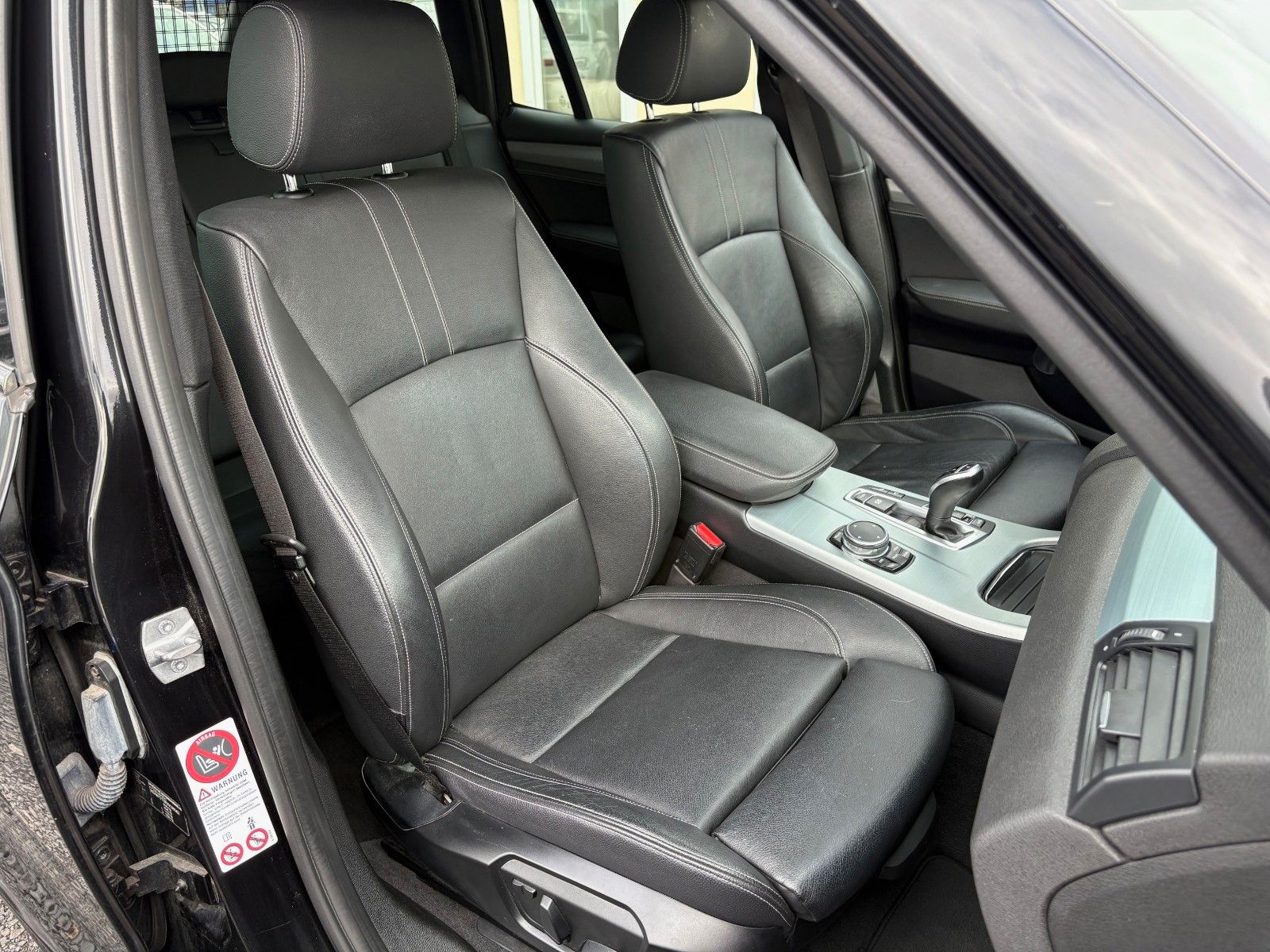 Fahrzeugabbildung BMW X3 xDrive35d Sport-Aut. M SPORTPAKET Navi Leder