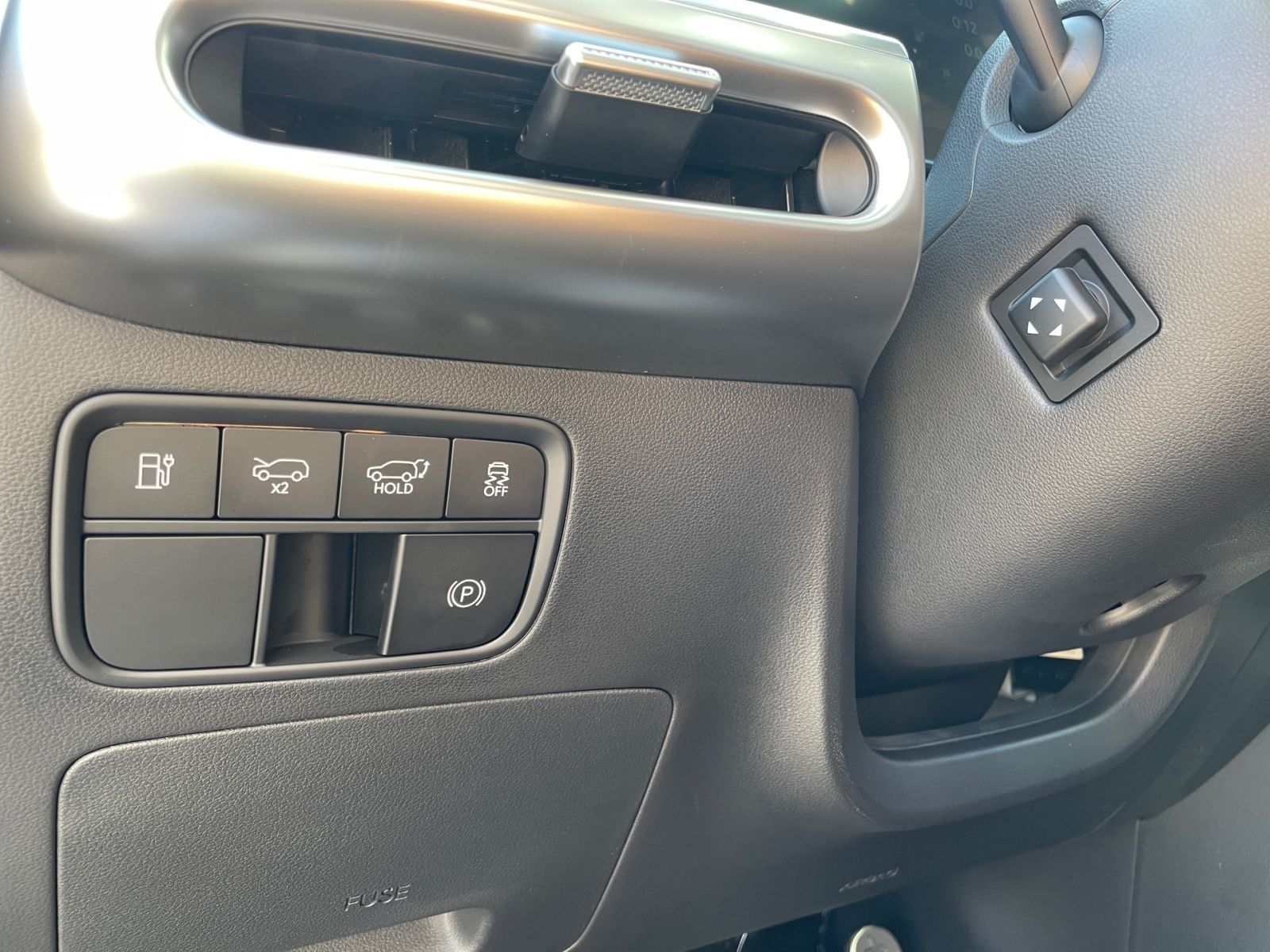 Fahrzeugabbildung Hyundai IONIQ 9 UNIQ 110 kWh 4WD 6-Sitzer Panno Relax