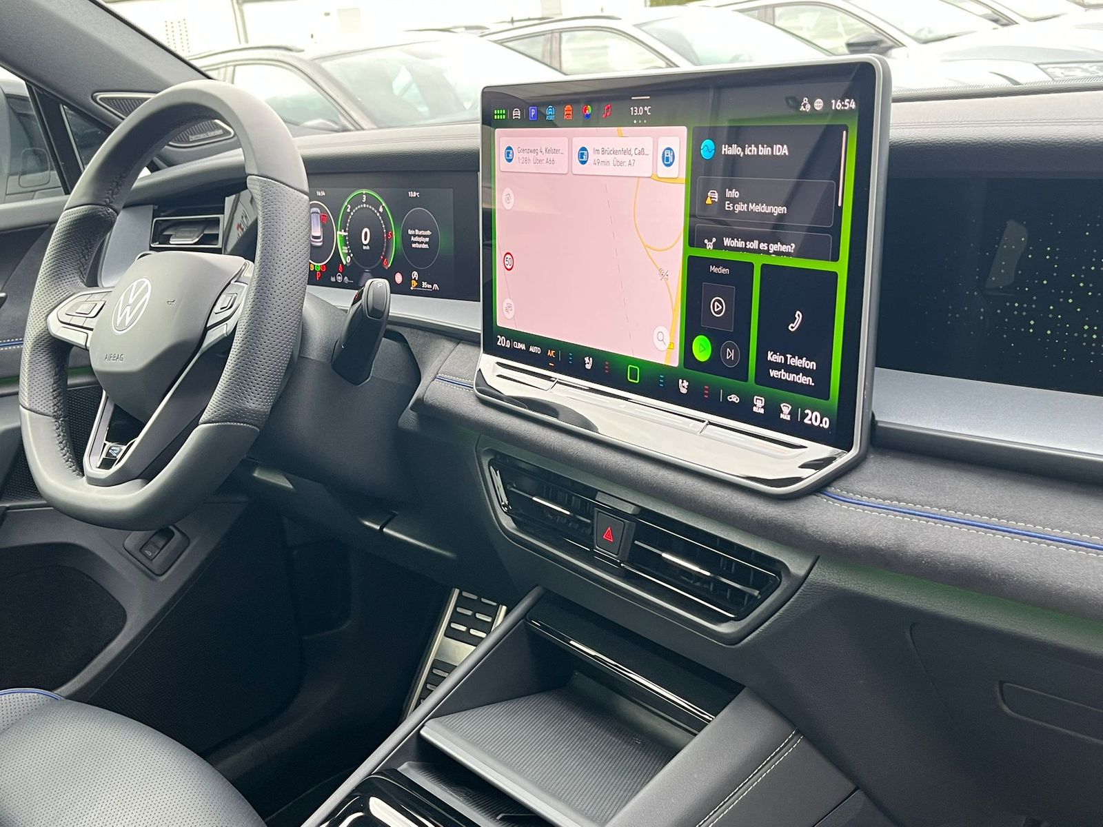 Fahrzeugabbildung Volkswagen Tayron 2.0 TDI 4M R-Line 7S*IQ-L.*LEDER*PANO*HUD