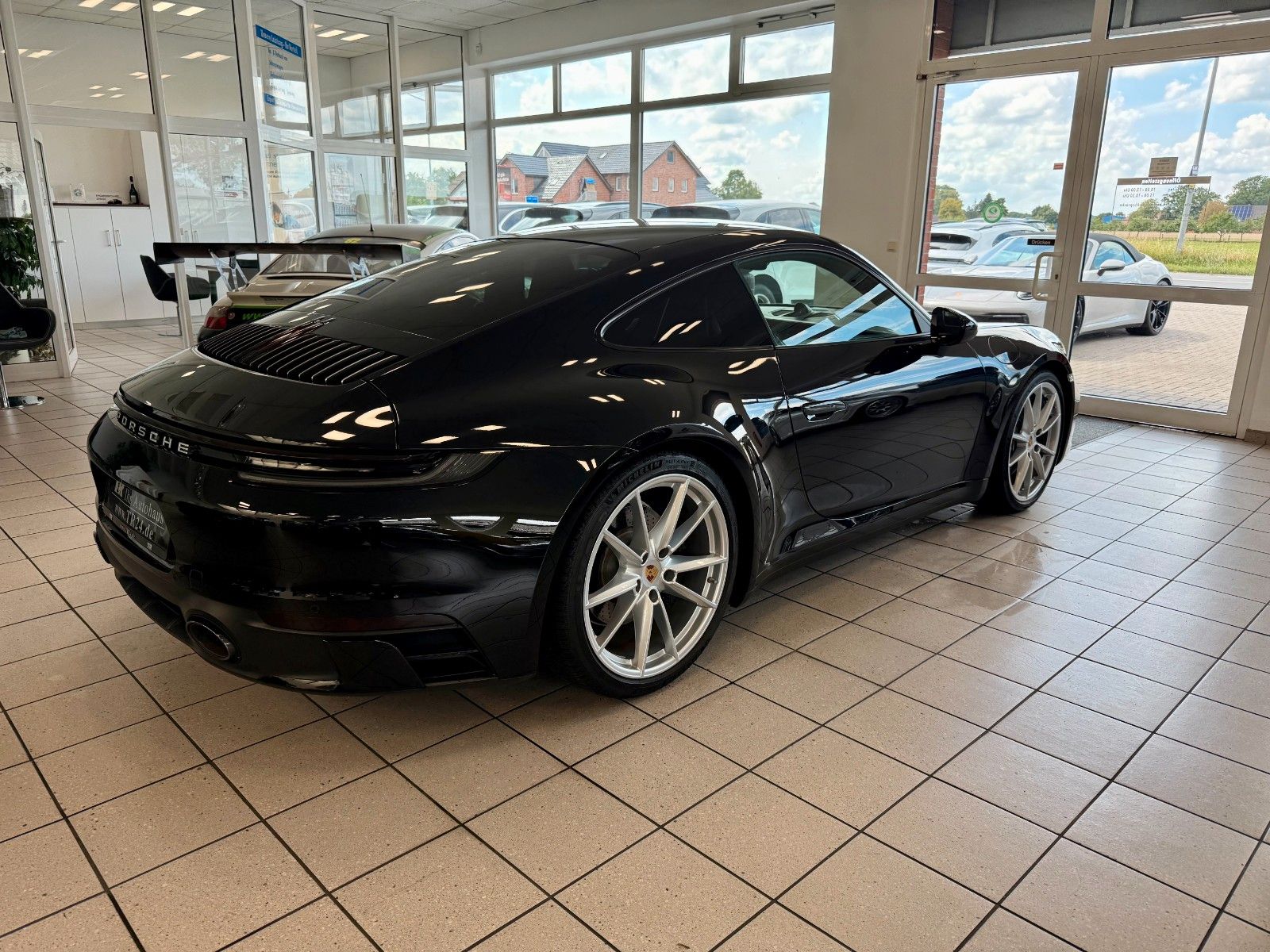 Fahrzeugabbildung Porsche 911 992 Carrera 4S SportDesign/ACC/SCP/APPROVED