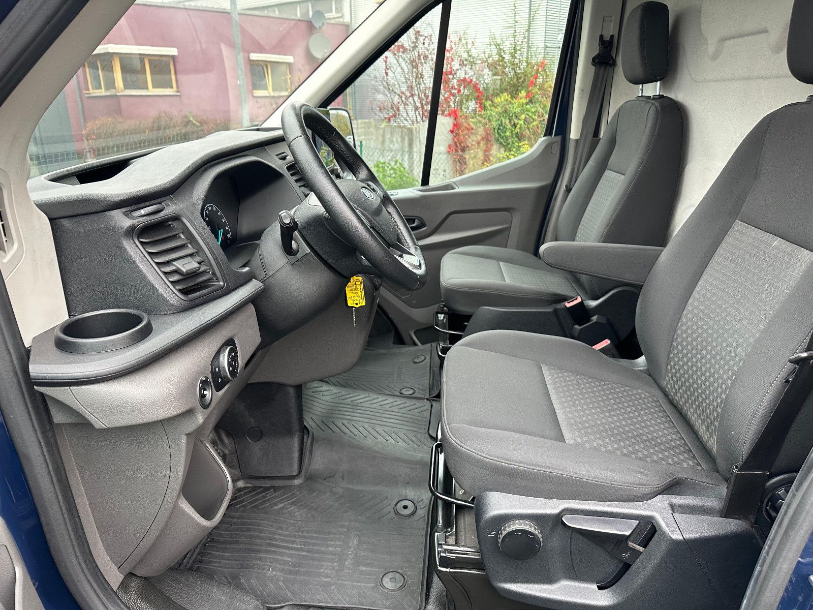 Fahrzeugabbildung Ford TRANSIT 350 Trend* KLIMA*NAVI*TEMPO*PDC*