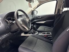 NISSAN Navara Double Cab 4x4 Sperre LED Temp 1. Hand