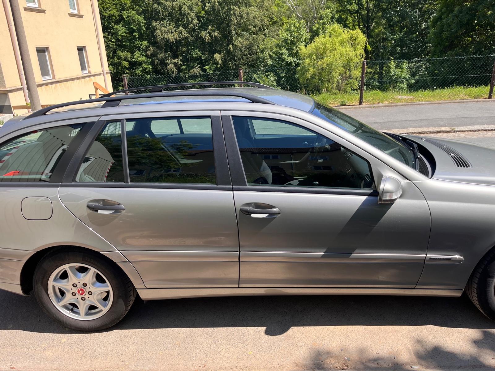 Mercedes-Benz C180 2004 — engine 1.796 cm³, 143 HP (105kW)