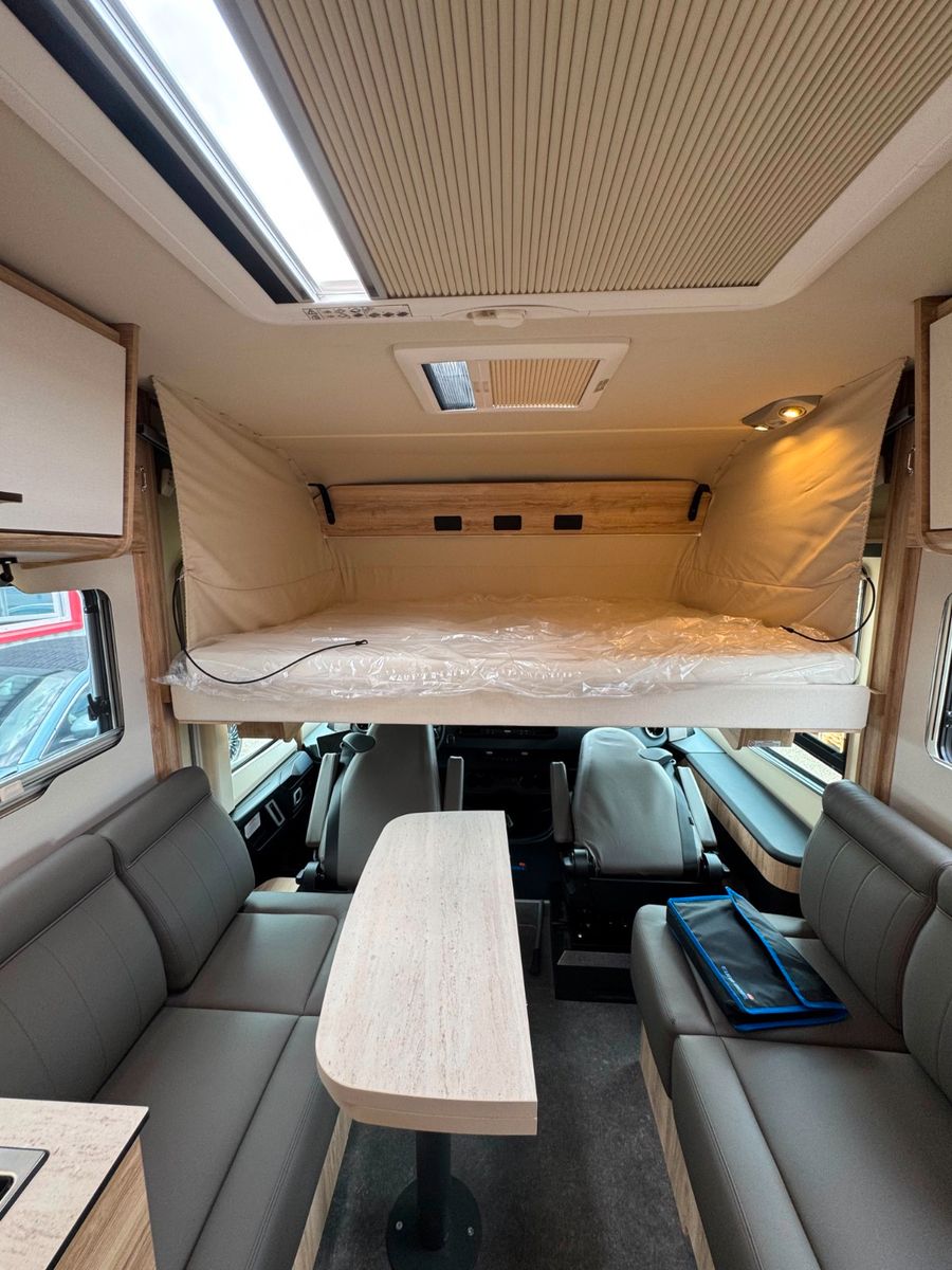 Fahrzeugabbildung Eura Mobil Integra Line 726 EF GT Delta / Hubstützen
