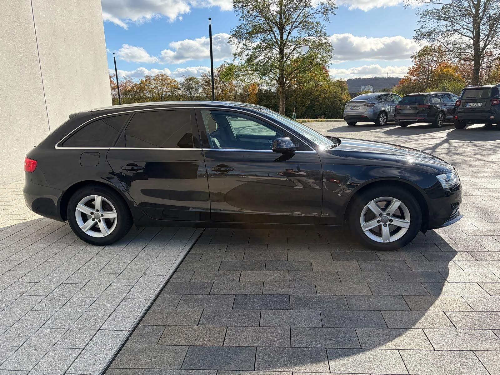 Audi A4 2012 — engine 143 HP (105kW)