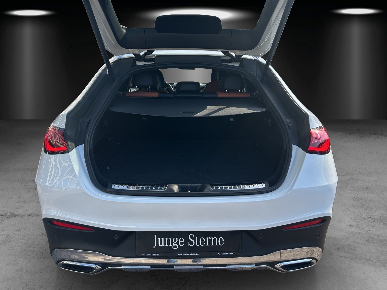 Fahrzeugabbildung Mercedes-Benz GLC 300 Cpé AMG Prem+ AIRMATIC Sitzklima AHK 20"