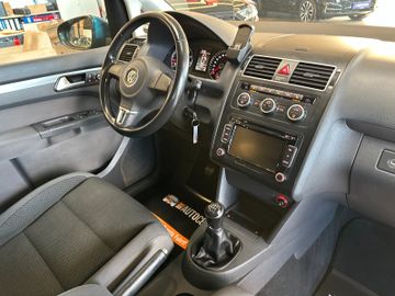 MYAUTOCENTER – Gebraucht- und Jahreswagen mit Werkstattservice in Pfaffenhofen Volkswagen Touran*7-Sitzer*TEMPO*2ZONEN*SitzHZ*PDC*TÜV 528