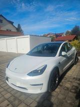 Tesla Model 3 Allradantrieb mit Dualmotor Long Ran... - Tesla Model 3 Gebrauchtwagen in München