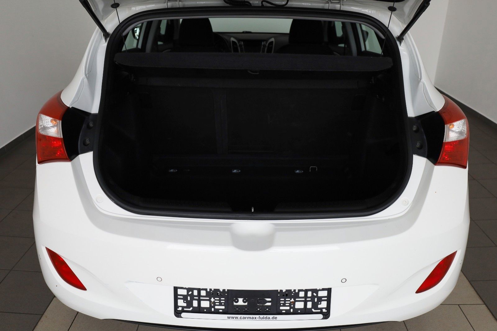 Fahrzeugabbildung Hyundai i30 FIFA World Cup Edition SH,PDC,8 fach bereift