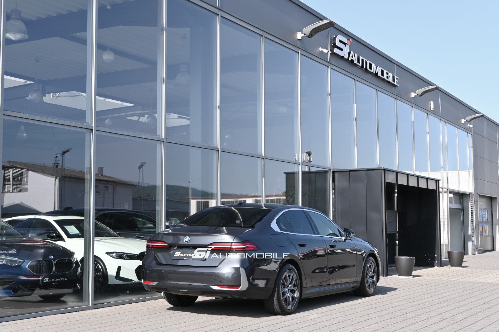 Fahrzeugabbildung BMW 530e Aut. °UVP 88.479€°ACC°B&W°PANO°MERINO°360°