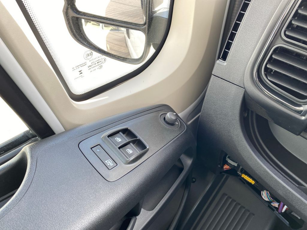 Fahrzeugabbildung Citroën Jumper 2.2 BlueHDi 140 L2H2 *AZV*Navi*Rückfahrk*