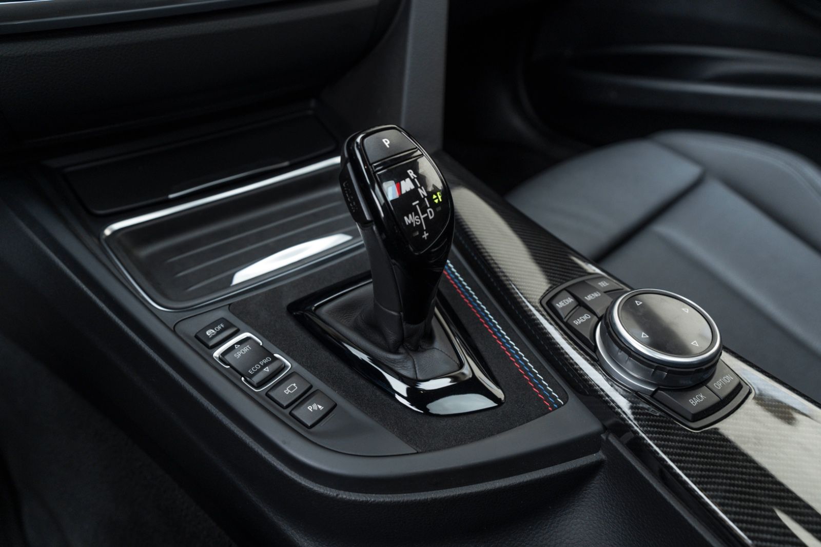 Fahrzeugabbildung BMW 335I M-Performace H&K KAM NAV ALC CARBON M