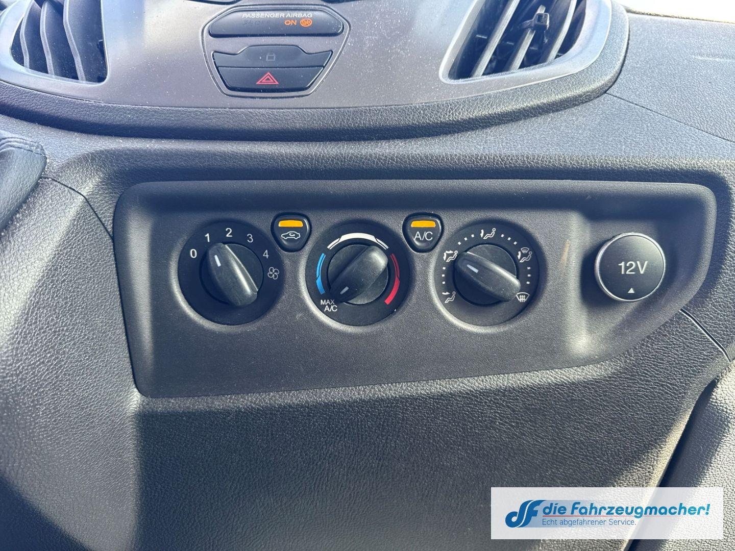 Fahrzeugabbildung Ford Transit Kombi 350 L3 Trend StandHZG *2520 *EXPOR