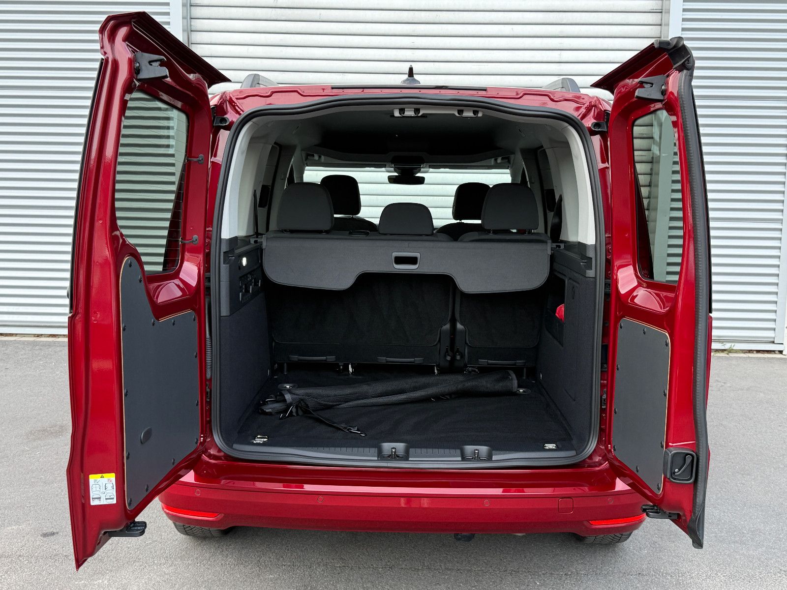 Fahrzeugabbildung Volkswagen Caddy 1.5 TSI AHK GRA Kamera PDC SHZ Lane Assist