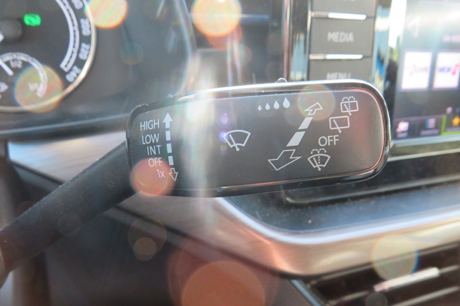 Fahrzeugabbildung SKODA Kamiq Ambition DSG LED AHK GRA PDC SITZH.