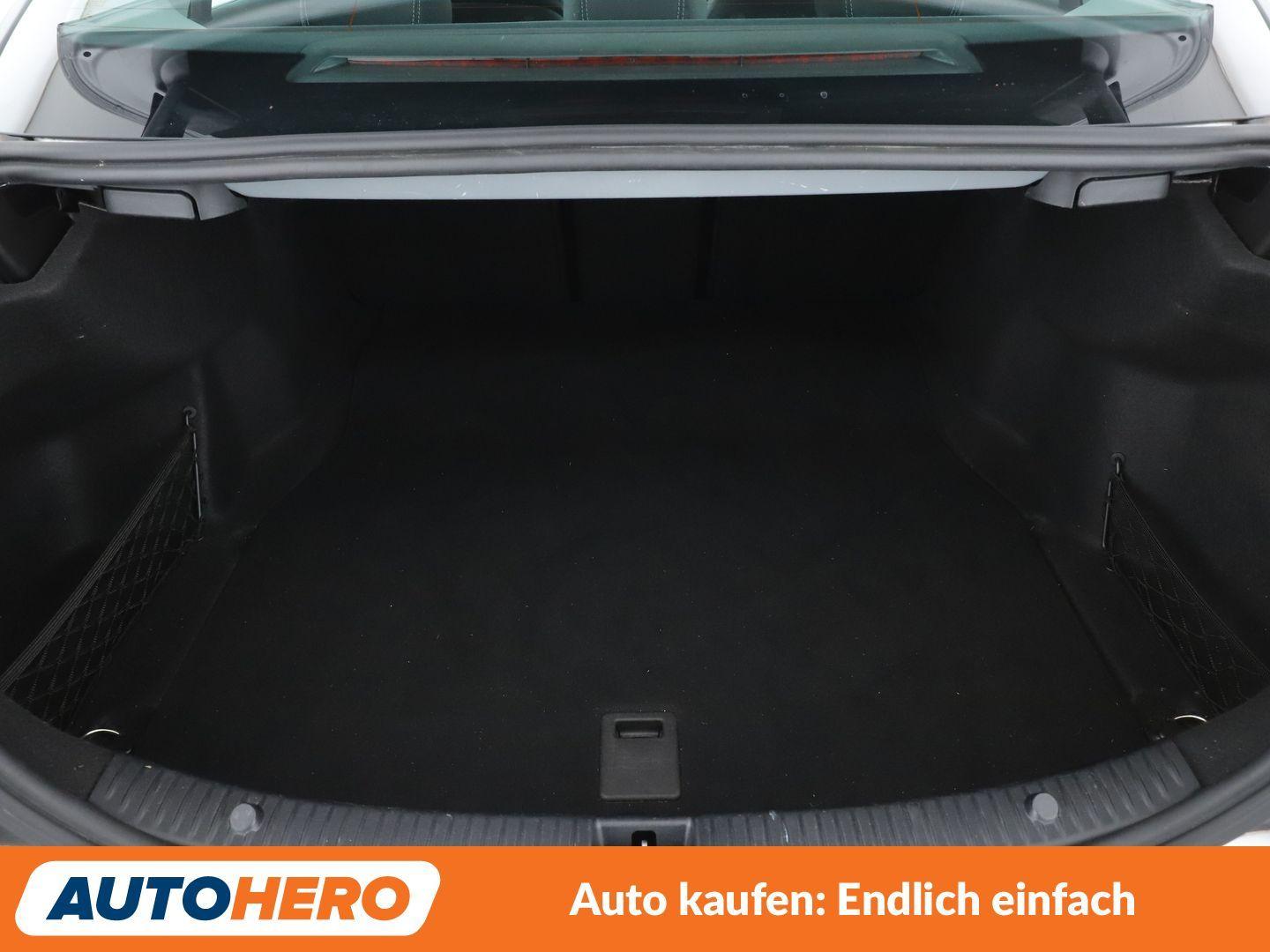 Mercedes-Benz C 180 CGI Avantgarde*LED*NAVI*TEMPO*CAM*PDC*SHZ*