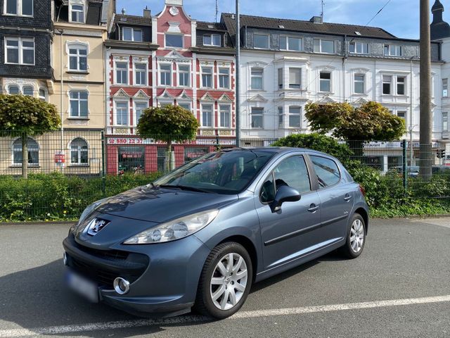 Peugeot 207 5d HDi 1.6 Diesel. Urban Move....