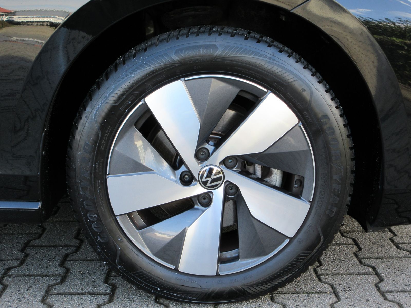 Passat Variant 1.5 eTSI DSG IQ.DRIVE/AHK/MATRIX/