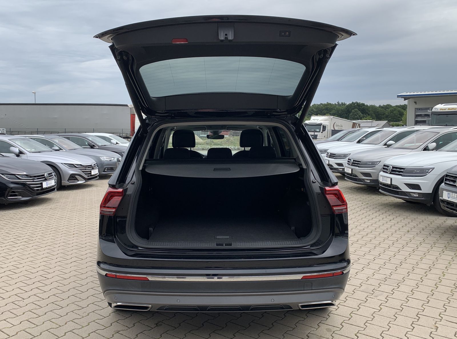 Fahrzeugabbildung Volkswagen Tiguan Allspace 2.0 TDI*Highline*4Motion*AHK*Cam