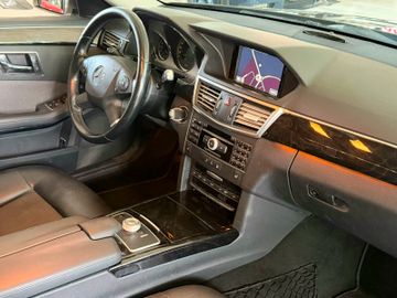 Mercedes E 300 - 11