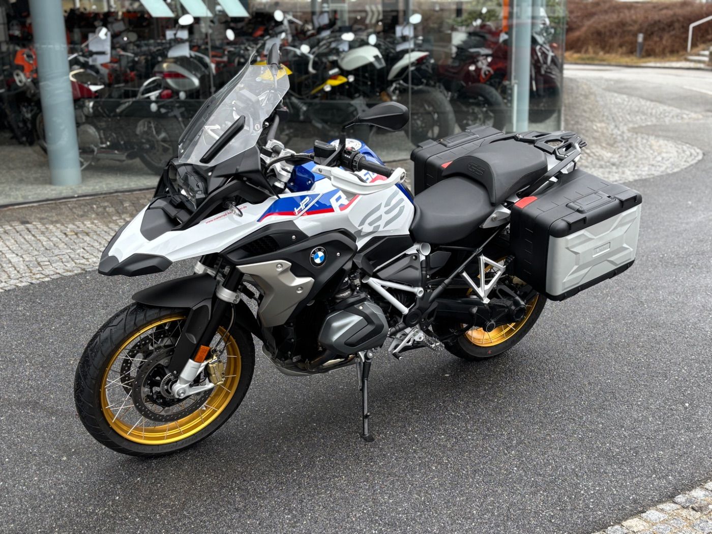 Fahrzeugabbildung BMW R 1250 GS HP, Akrapovic, Seitenkoffer Tieferlegu