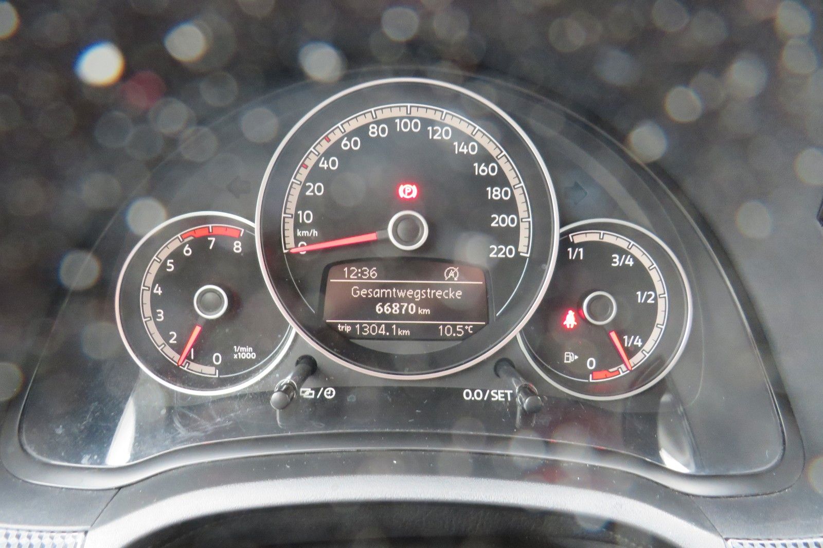 Fahrzeugabbildung Volkswagen up! KLIMA TELVOR MAPS&MORE TELVOR. 1.HD