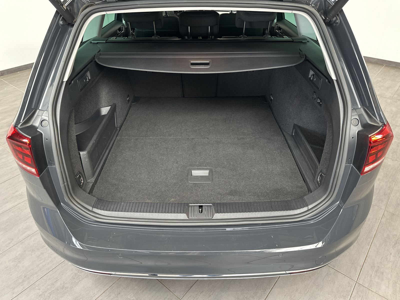 Fahrzeugabbildung Volkswagen Passat Variant 1.4 TSI GTE NAV+LED+AHK+KAMERA+PP
