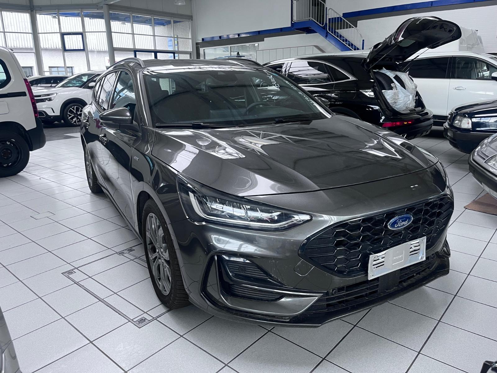 Ford Focus Turnier ST-Line R-Cam*Allwetter*Navi