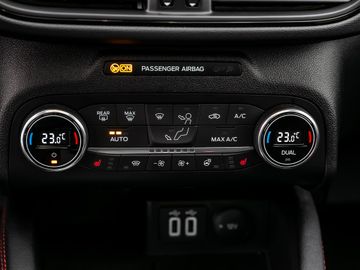 Ford Kuga ST-Line X HUD AHK klappbar Panodach Navi