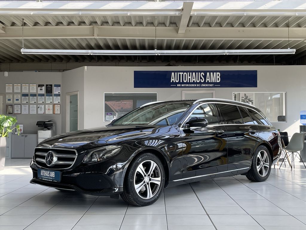 Image of Mercedes-Benz E 220