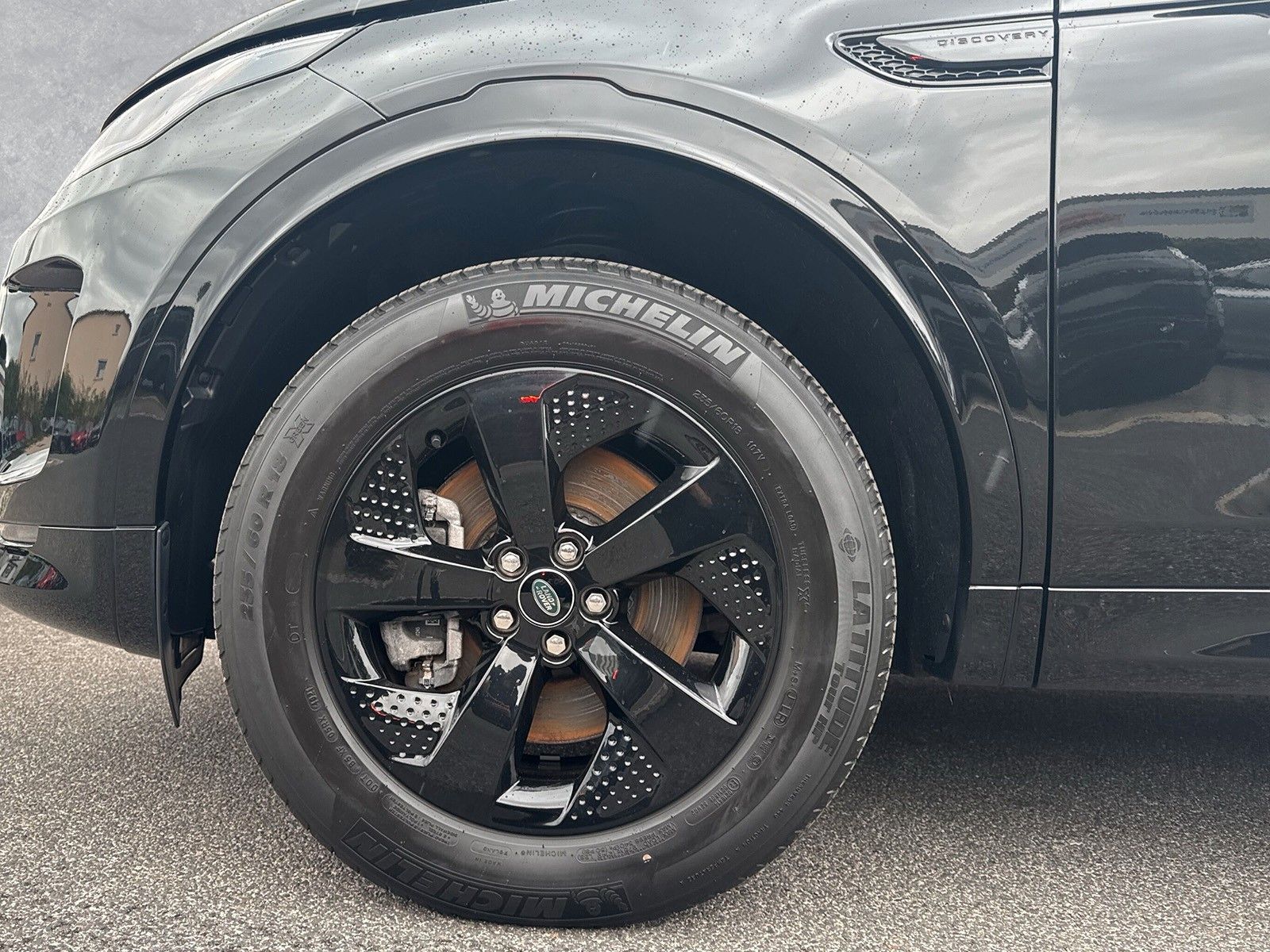 Fahrzeugabbildung Land Rover Discovery Sport D200 R-Dynamic SE