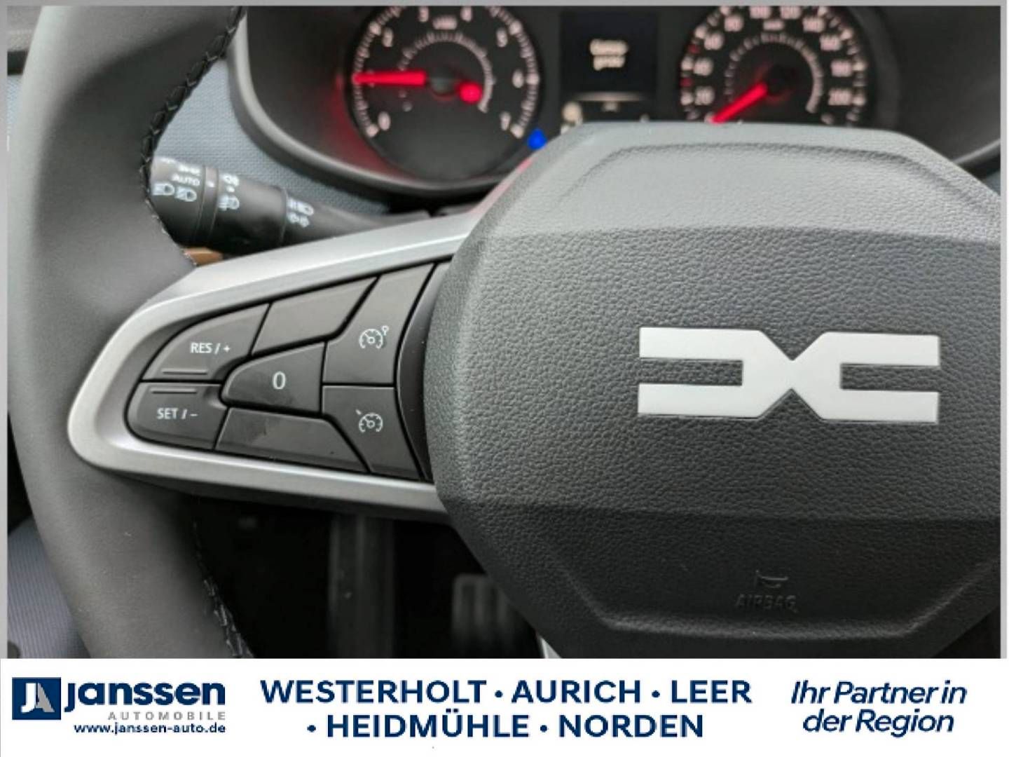 Fahrzeugabbildung Dacia Sandero Stepway Expression TCe 110